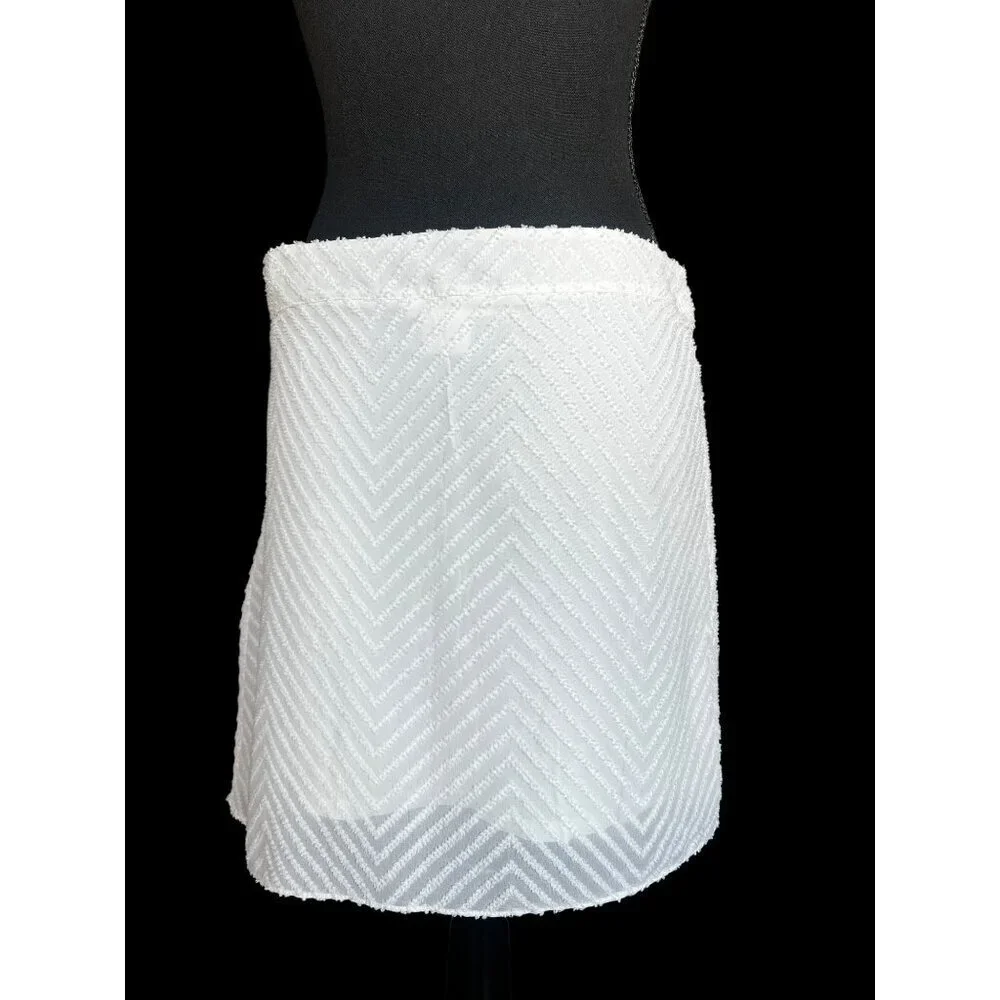Lenny B. Paris Mini Skirt WOMEN 2, Chevron Textured White With Draped Detail BEA